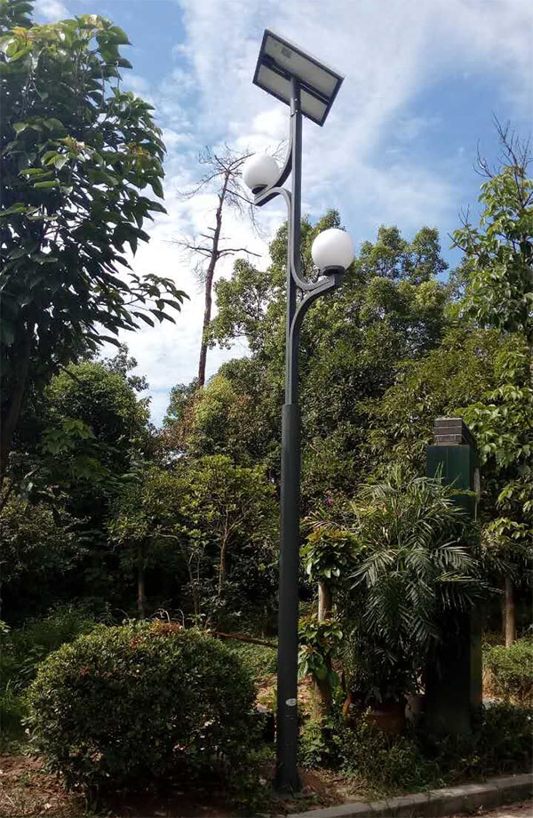 5米雙頭市電互補(bǔ)太陽(yáng)能庭院燈、路燈